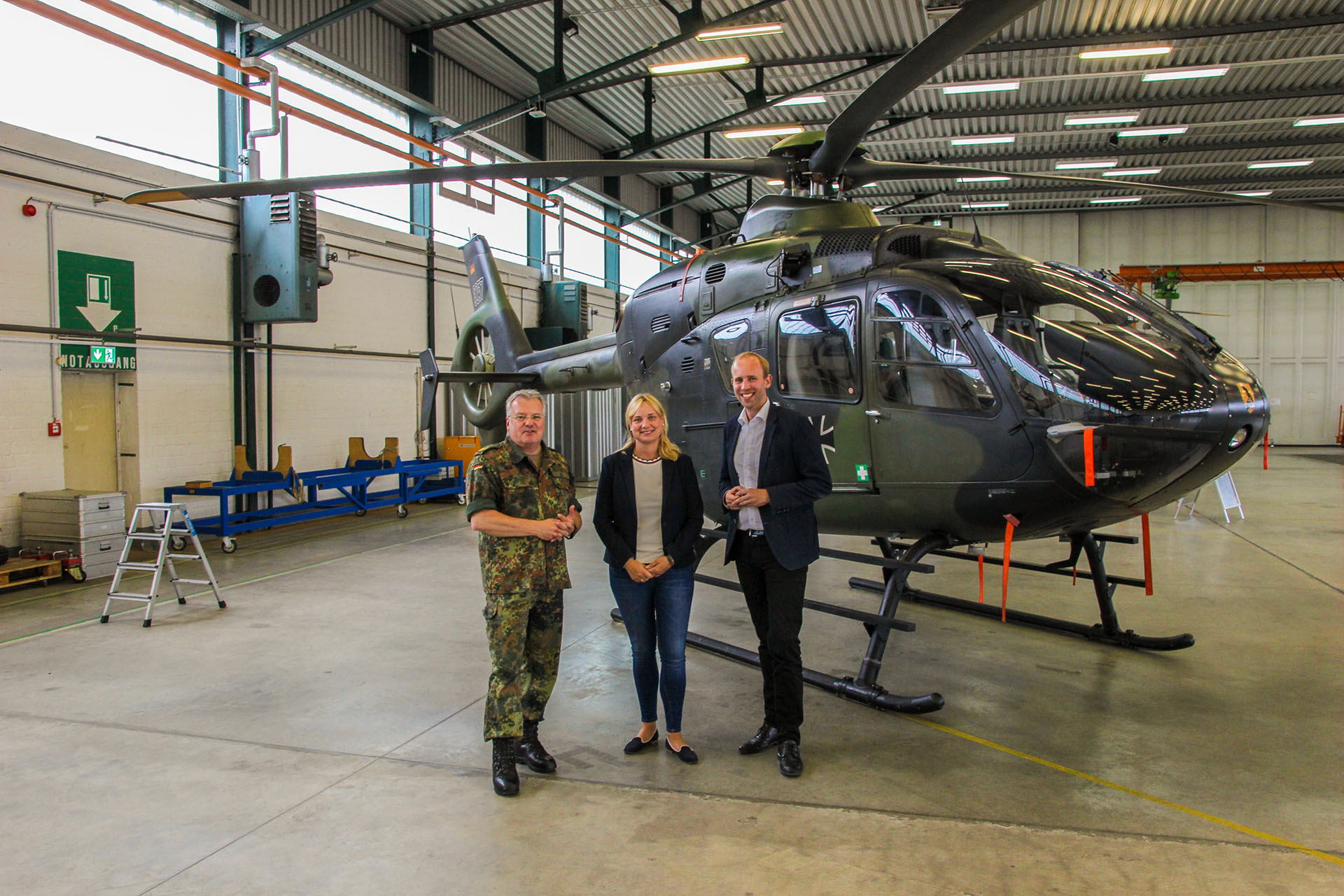 besuch-des-internationalen-hubschrauberausbildungszentrums-in-b-ckeburg
